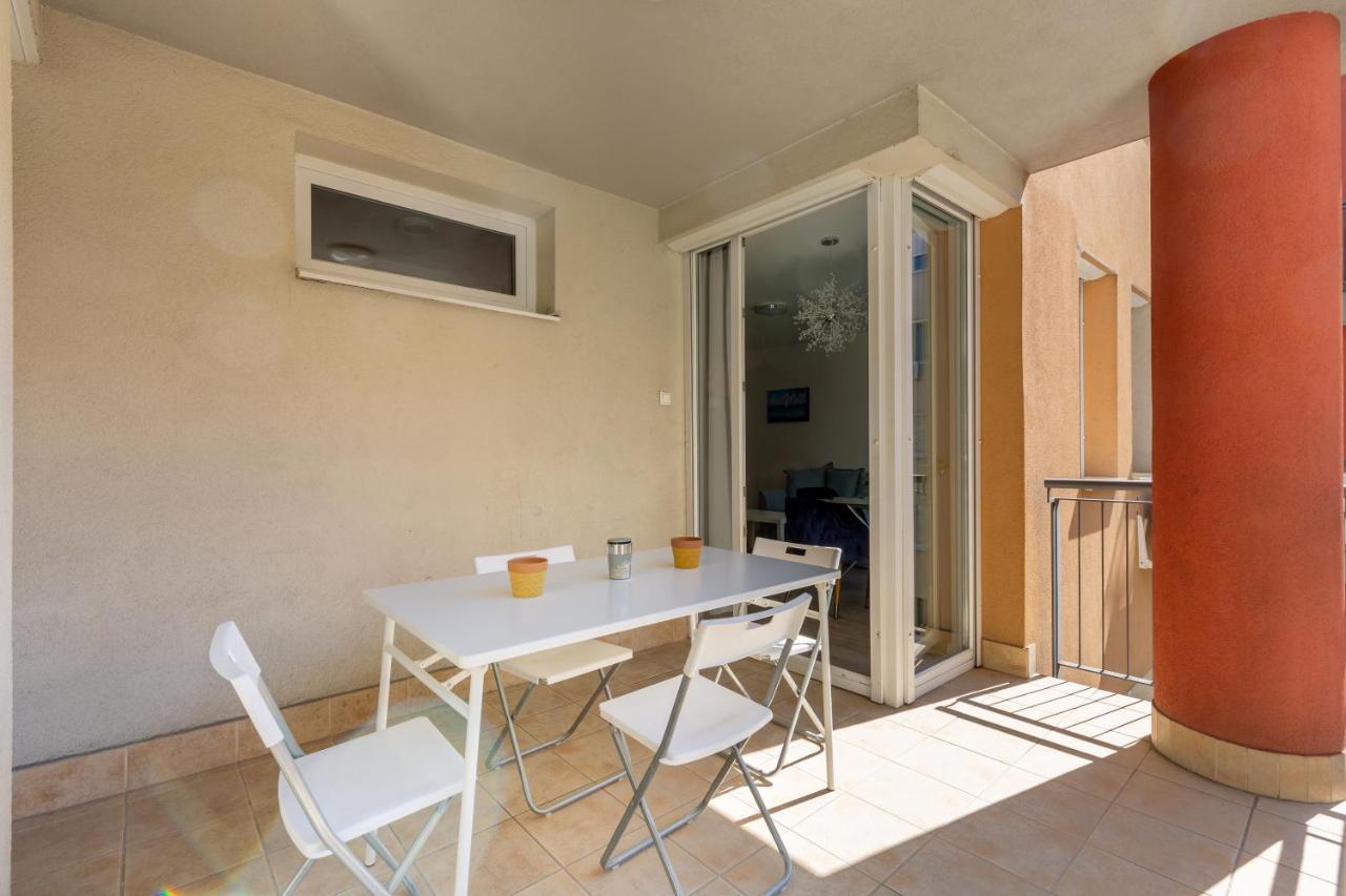 Lovely 1-bedroom In The Center With Terrace Apartment *